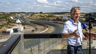 ZANDVOORT - Jan Lammers, sportief directeur, staat de pers te woord op het circuit van Zandvoort, in aanloop naar de Dutch Grand Prix. Over enkele weken zal de kustplaats voor de laatste keer decor zijn voor de Formule 1-race. REMKO DE WAAL / ANP