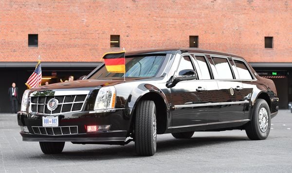 Donald Trump in zijn nieuwe auto "The Beast"