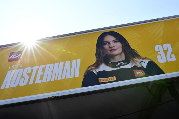Een kijkje achter de schermen bij de F1 Academy: 20-jarige Esmee rijdt in topklasse voor vrouwen