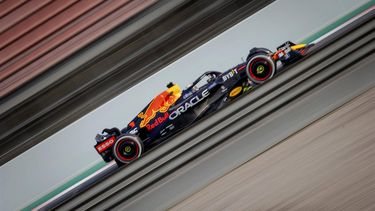 BARCELONA - Max Verstappen van Red Bull Racing in de RB18 tijdens de eerste testdag op het Spaanse Circuit de Barcelona-Catalunya voorafgaand aan de start van het Formule 1-seizoen. ANP ROBIN VAN LONKHUIJSEN