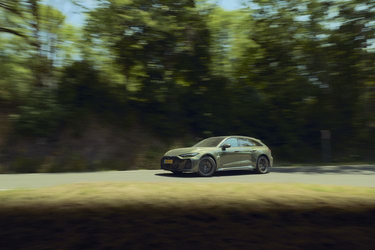 Audi RS 5 Avant dwars door een bocht