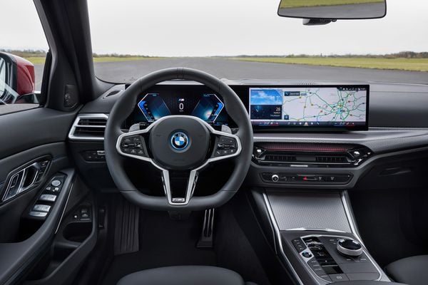BMW 3-serie 3 serie 330e phev plug-in hybride M3 competition M xDrive